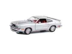Model Ford Mustang II King Cobra in Silver Metallic with Red and Black Stripes - 1:18 Greenlight