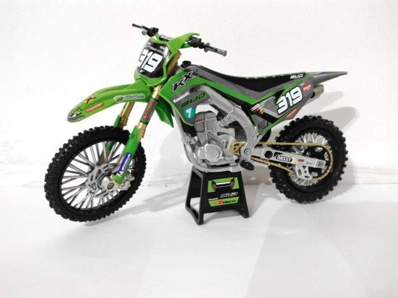 Model motocyklu Kawasaki KX450 Q.M.Prugnieres 1:12 - Modely aut a&nbsp;motorek
